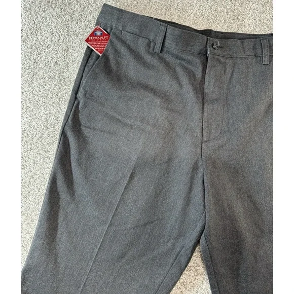 Dockers Mens Individual Fit Gray Khaki Dress Pants Classic Fit NEW Size 40x30 - Picture 2 of 7